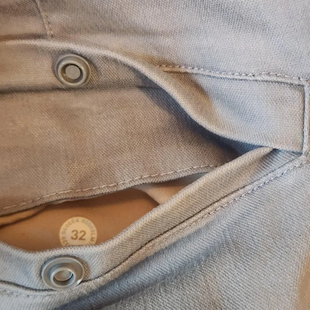 Lululemon Shorts Mens 32 Light Gray Chino Golf Casual Stretch Secure Zip Pocket